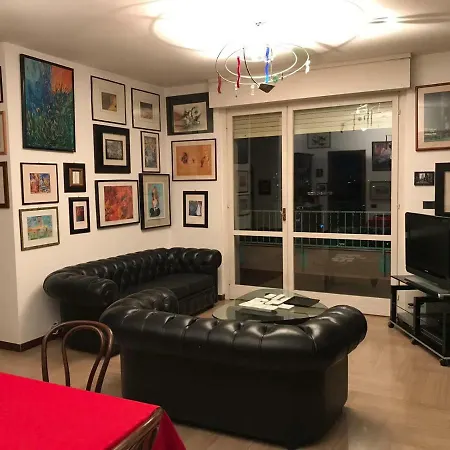 2 Via Parenzo Apartman Milánó